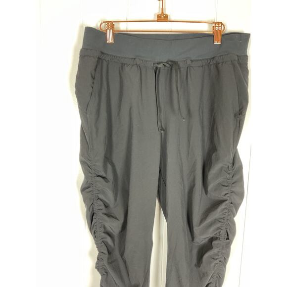 Athleta Women's Attitude Pant in Black Ruched Seams Unlined Jogger Style 10P - Picture 6 of 16